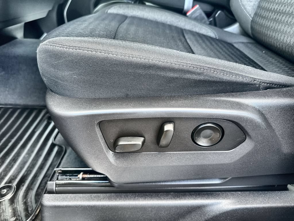 Used 2023 Chevrolet Silverado 1500 LT AWD/4WD image 12