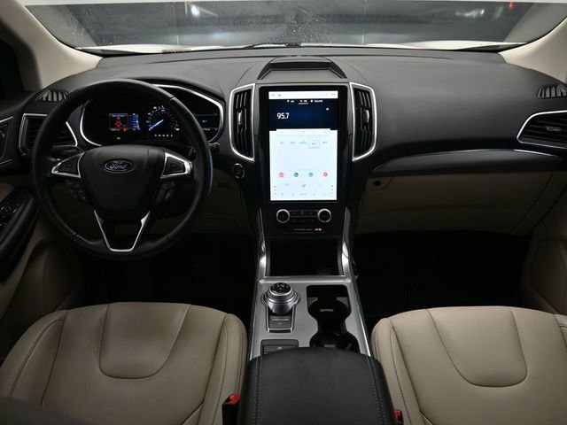 Used 2021 Ford Edge Titanium image 26