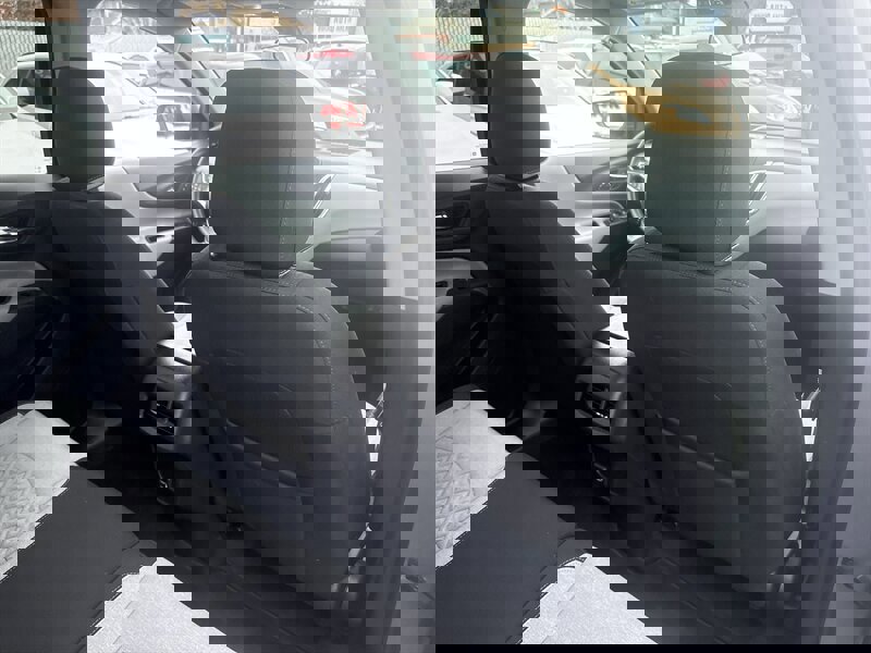 Used 2023 Chevrolet Equinox LS image 28