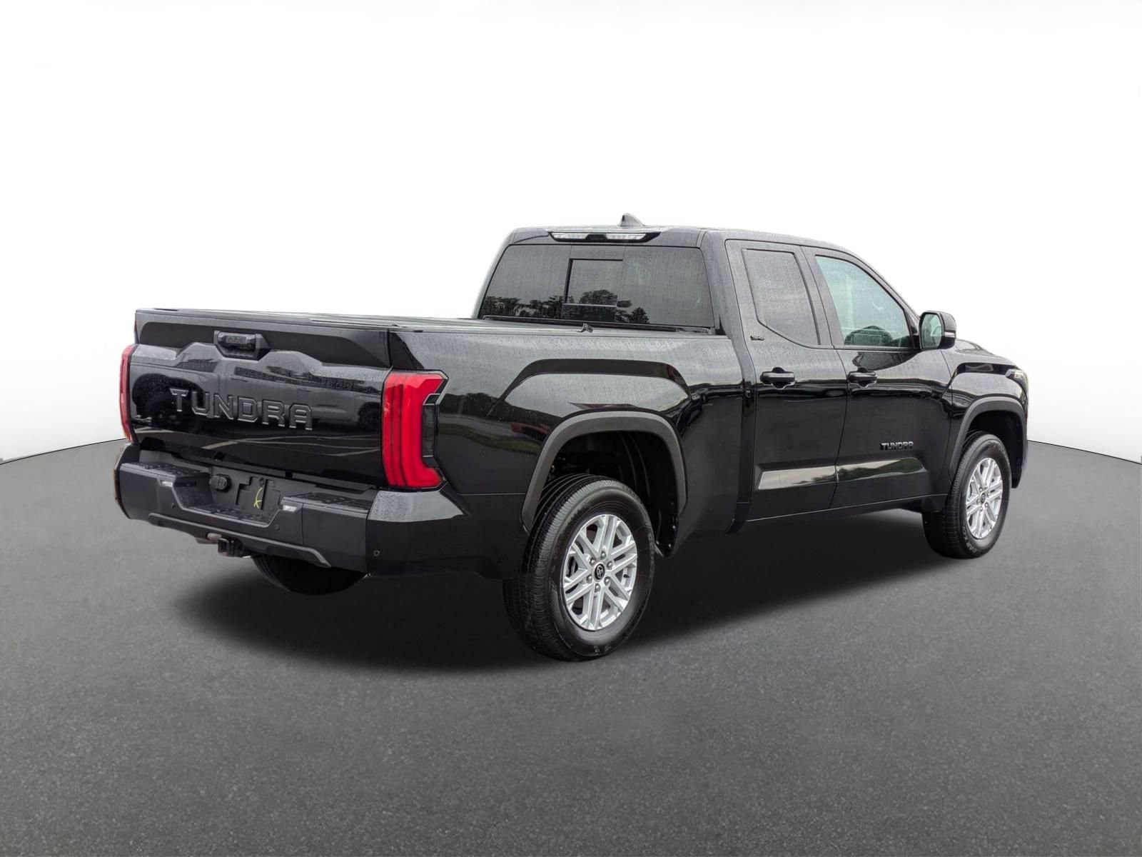Used 2022 Toyota Tundra SR5 image 3