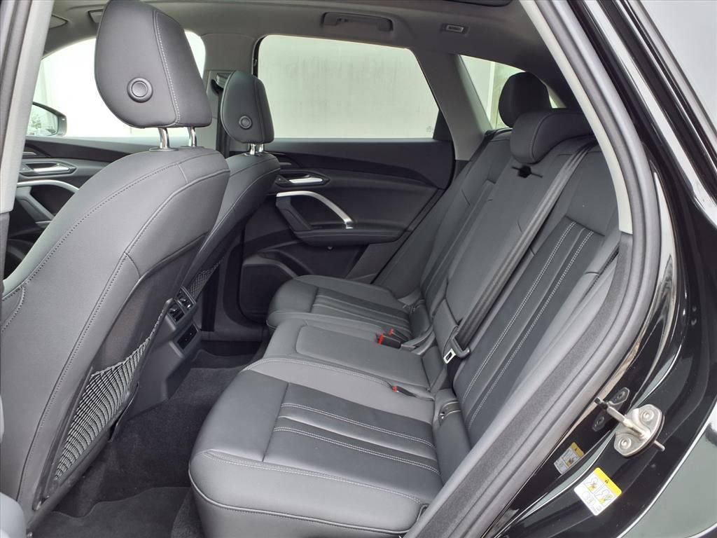 Used 2025 Audi Q5 Premium Plus w/ Premium Plus image 23
