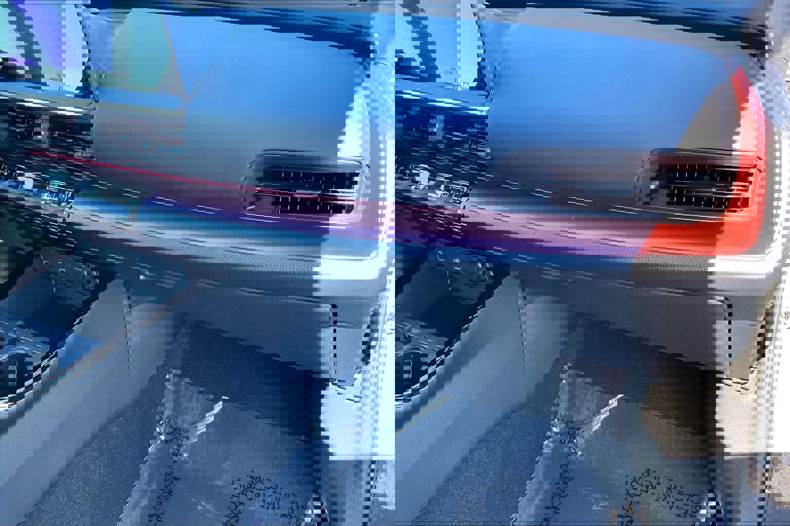 Used 2024 Toyota Prius Prime XSE image 18