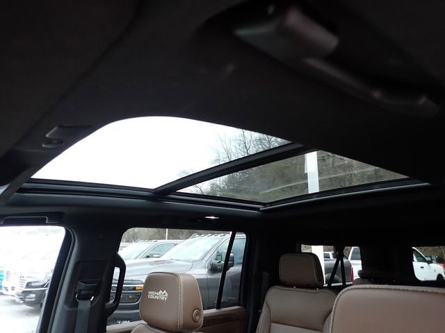 Used 2022 Chevrolet Suburban High Country w/ Max Trailering Package image 22