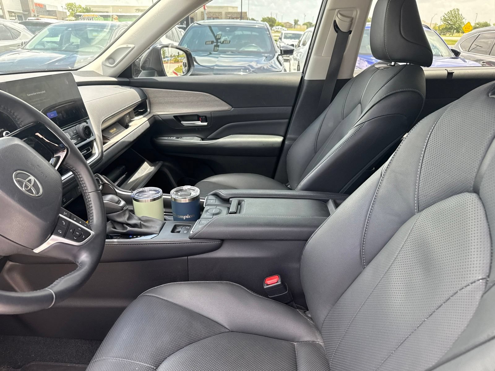 Used 2025 Toyota Grand Highlander FWD image 8