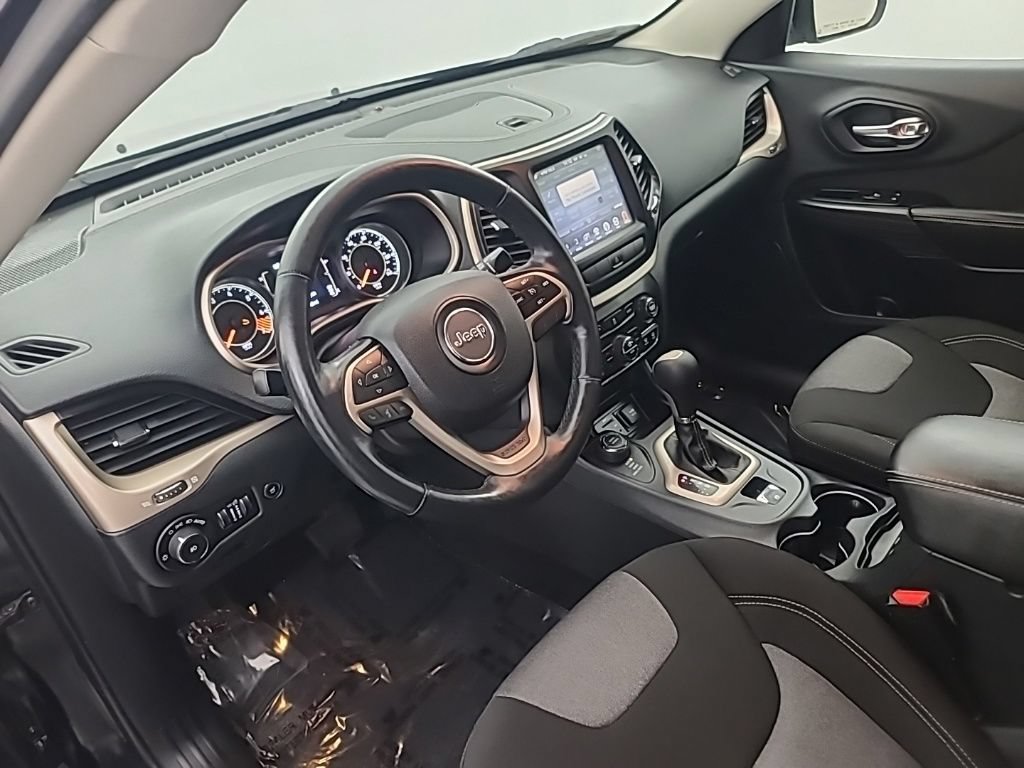 Used 2014 Jeep Cherokee Latitude w/ Comfort/Convenience Group AWD/4WD image 24