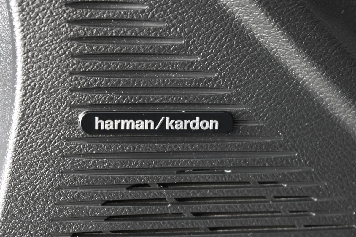 Used 2019 Dodge Challenger SRT Hellcat w/ Alcantara Appearance Package image 28