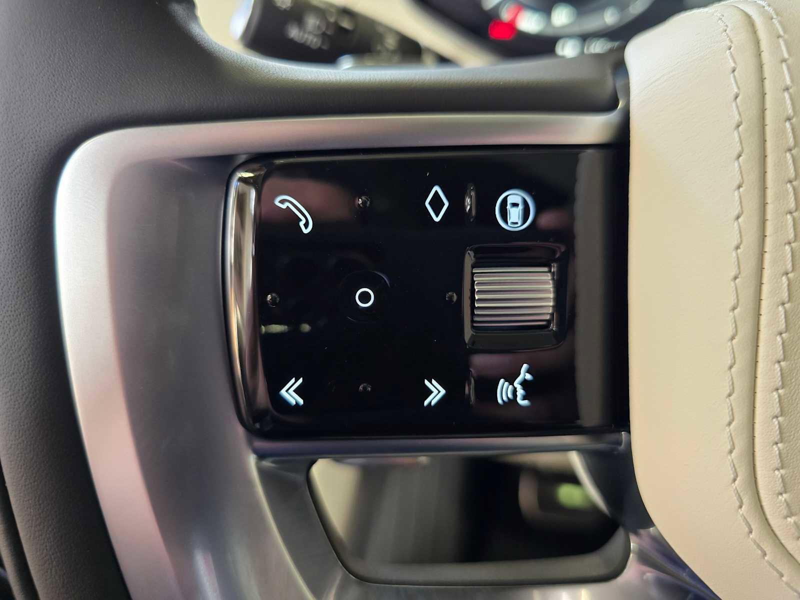 New 2026 Land Rover Range Rover SE image 31