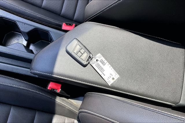 Used 2024 Volkswagen Jetta SE FWD image 33