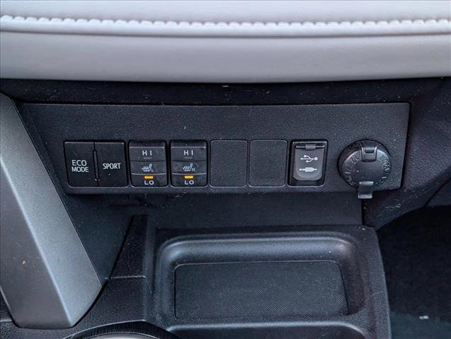 Used 2017 Toyota RAV4 Limited image 12