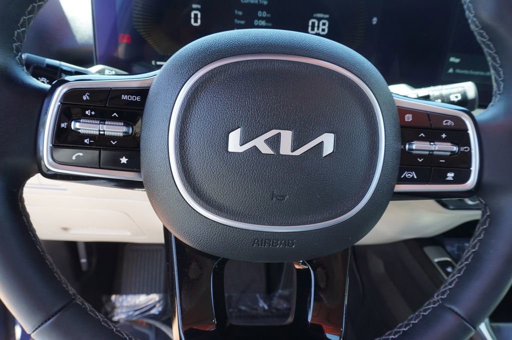 Used 2025 Kia Sorento EX w/ Panoramic Sunroof Package FWD image 19