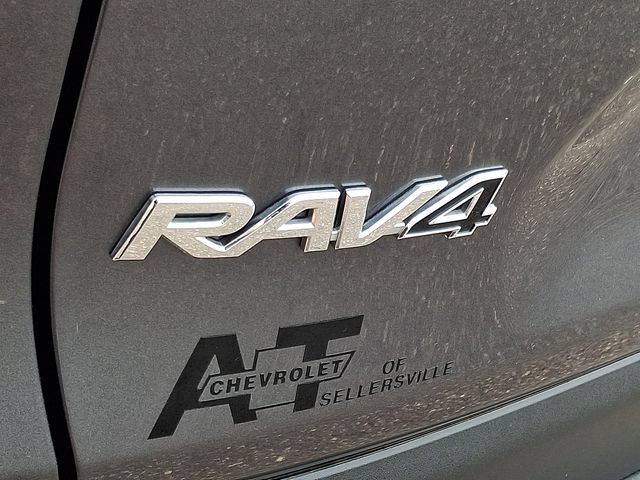 Used 2021 Toyota RAV4 LE AWD/4WD image 28