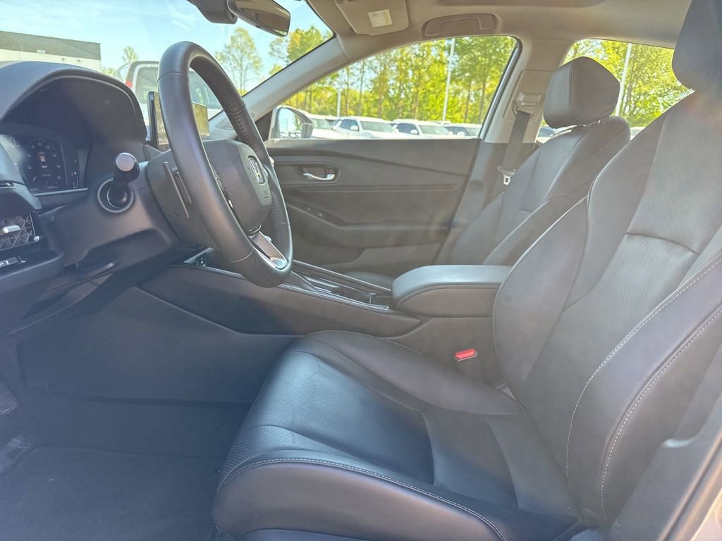 Used 2023 Honda Accord Touring image 9