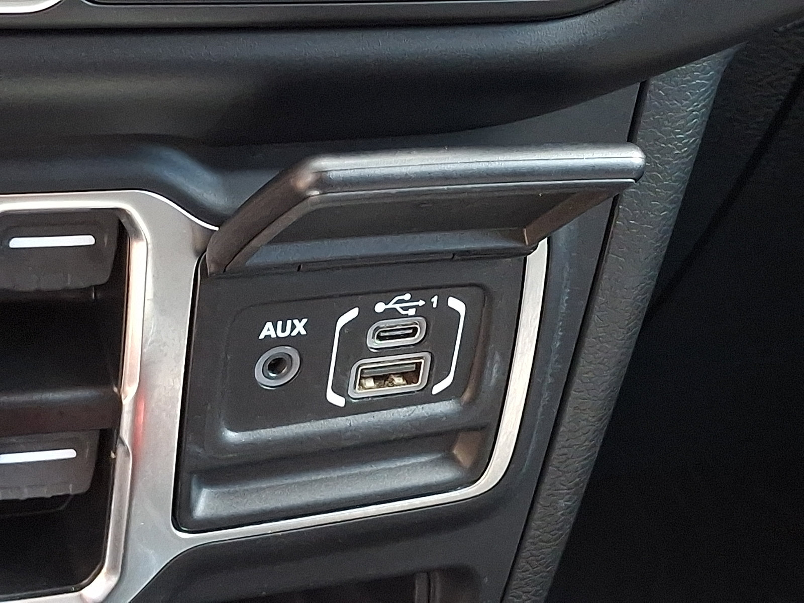 Used 2023 Jeep Wrangler Unlimited Sport AWD/4WD image 22