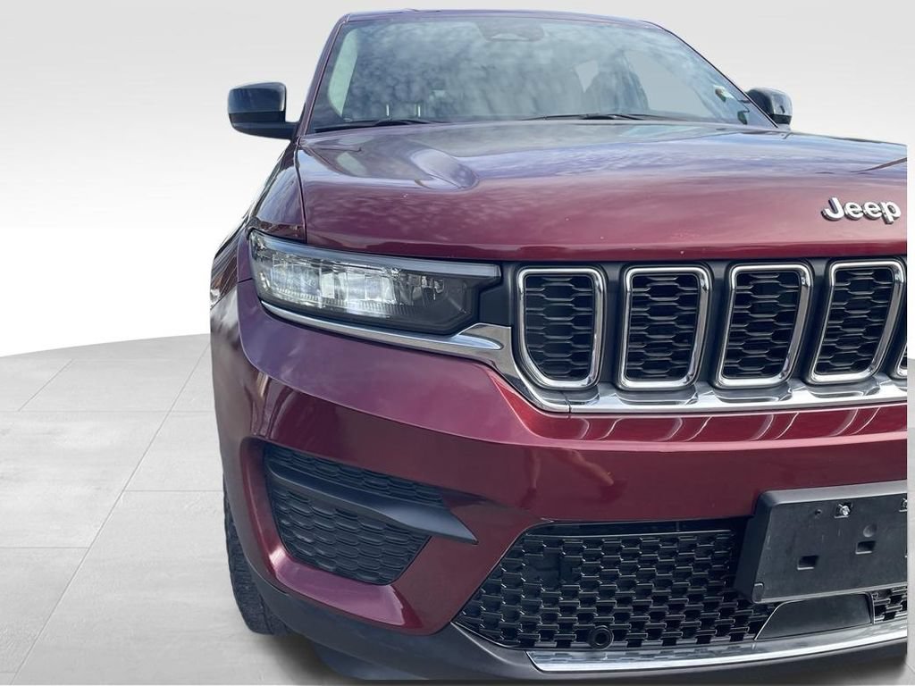 Used 2023 Jeep Grand Cherokee Laredo AWD/4WD image 19