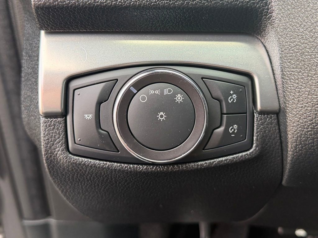 Used 2018 Ford Explorer XLT image 21