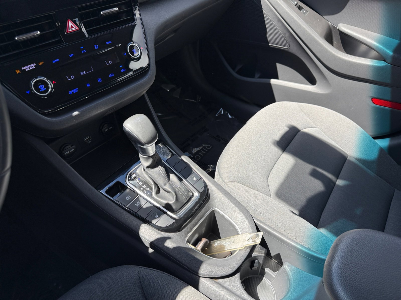 Certified 2022 Hyundai Ioniq SE FWD image 13