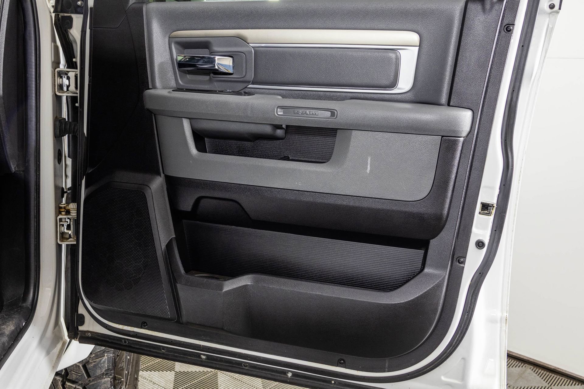 Used 2014 RAM 2500 SLT image 43