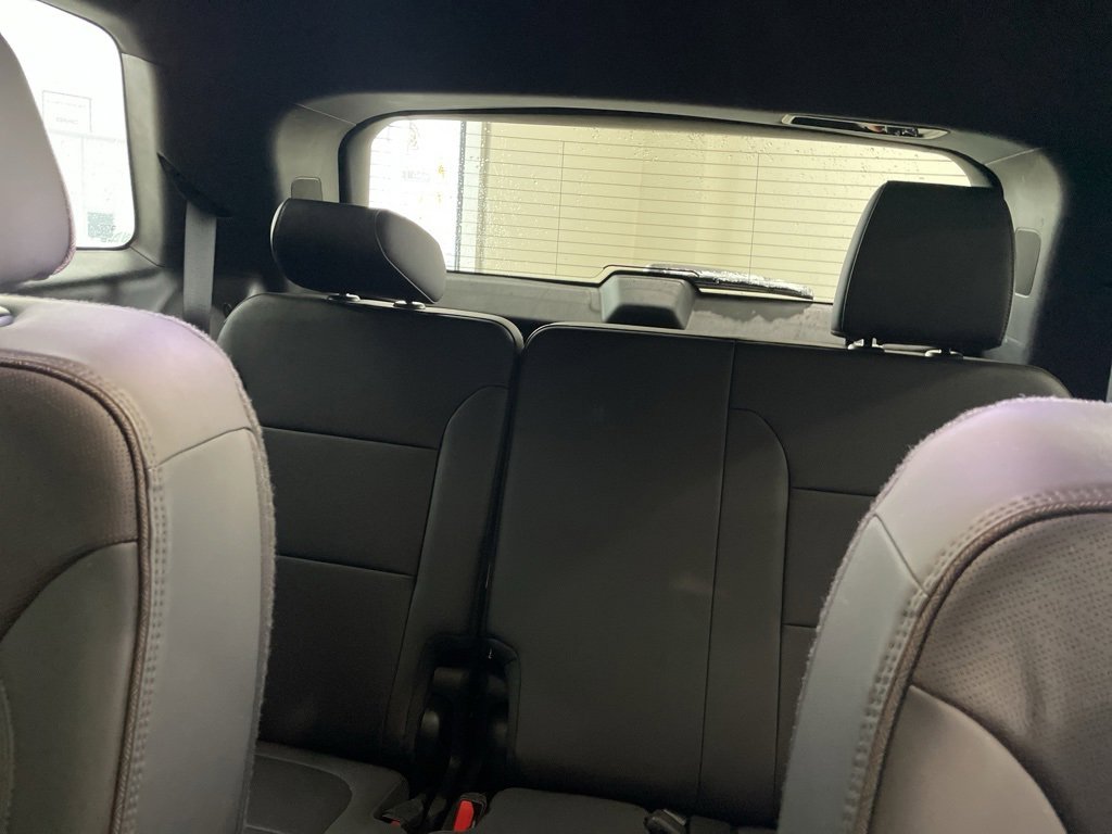 Used 2023 Chevrolet Traverse High Country image 14