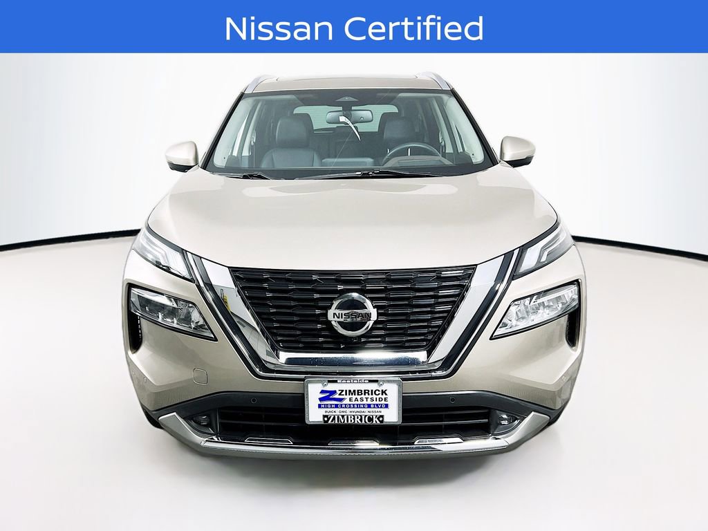 Used 2021 Nissan Rogue Platinum image 2