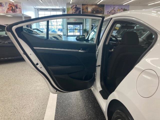 Used 2019 Hyundai Elantra SE w/ Cargo Package FWD image 35