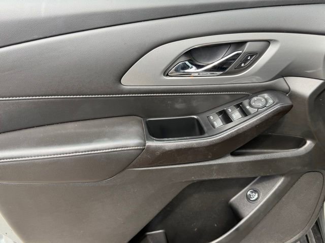 Used 2023 Chevrolet Traverse LT FWD image 12
