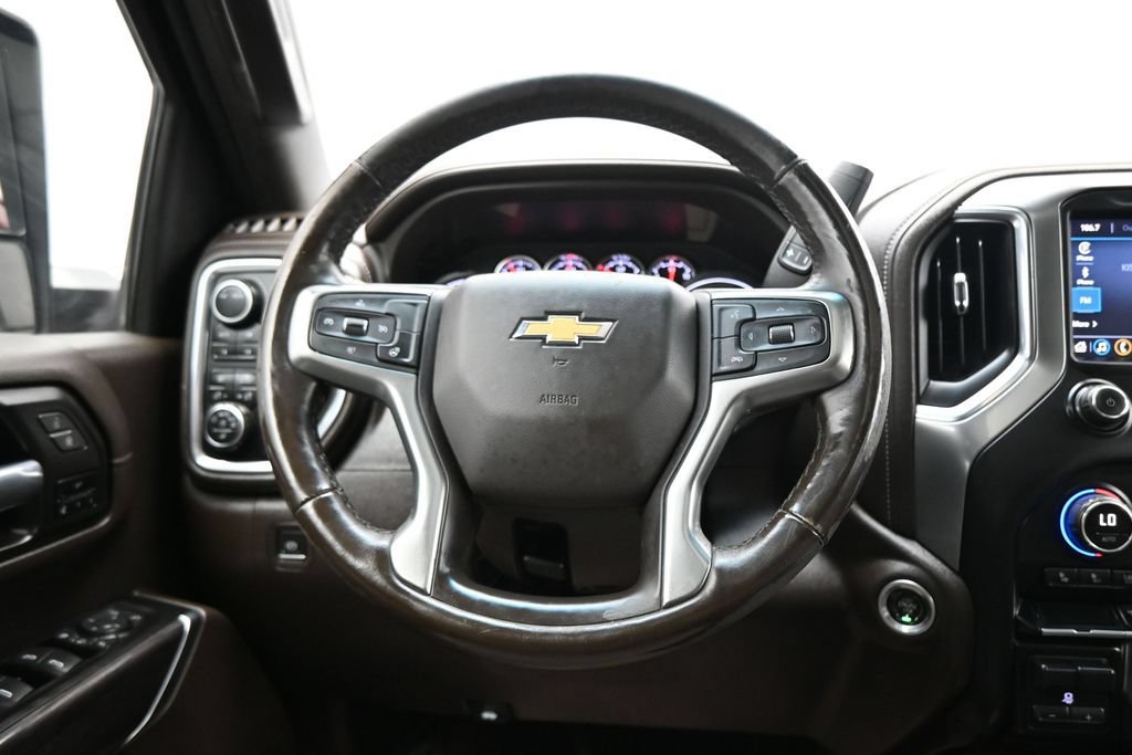 Used 2022 Chevrolet Silverado 3500 LTZ w/ LTZ Convenience Package AWD/4WD image 17