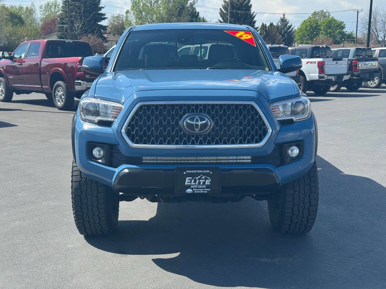Used 2019 Toyota Tacoma TRD Off-Road AWD/4WD image 2