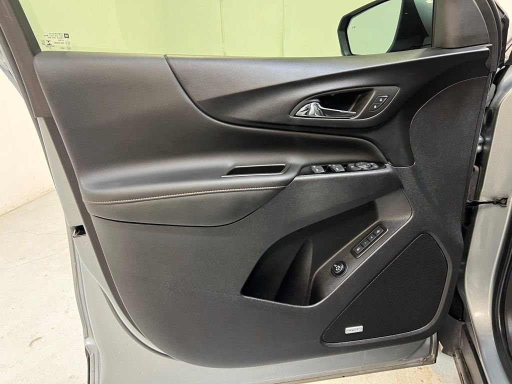 Used 2023 Chevrolet Equinox Premier image 14