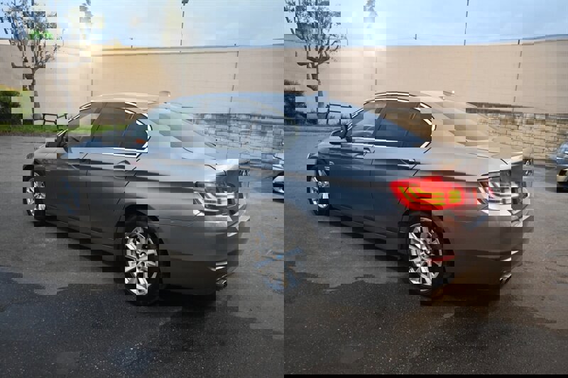 Used 2015 BMW 528i Sedan image 8