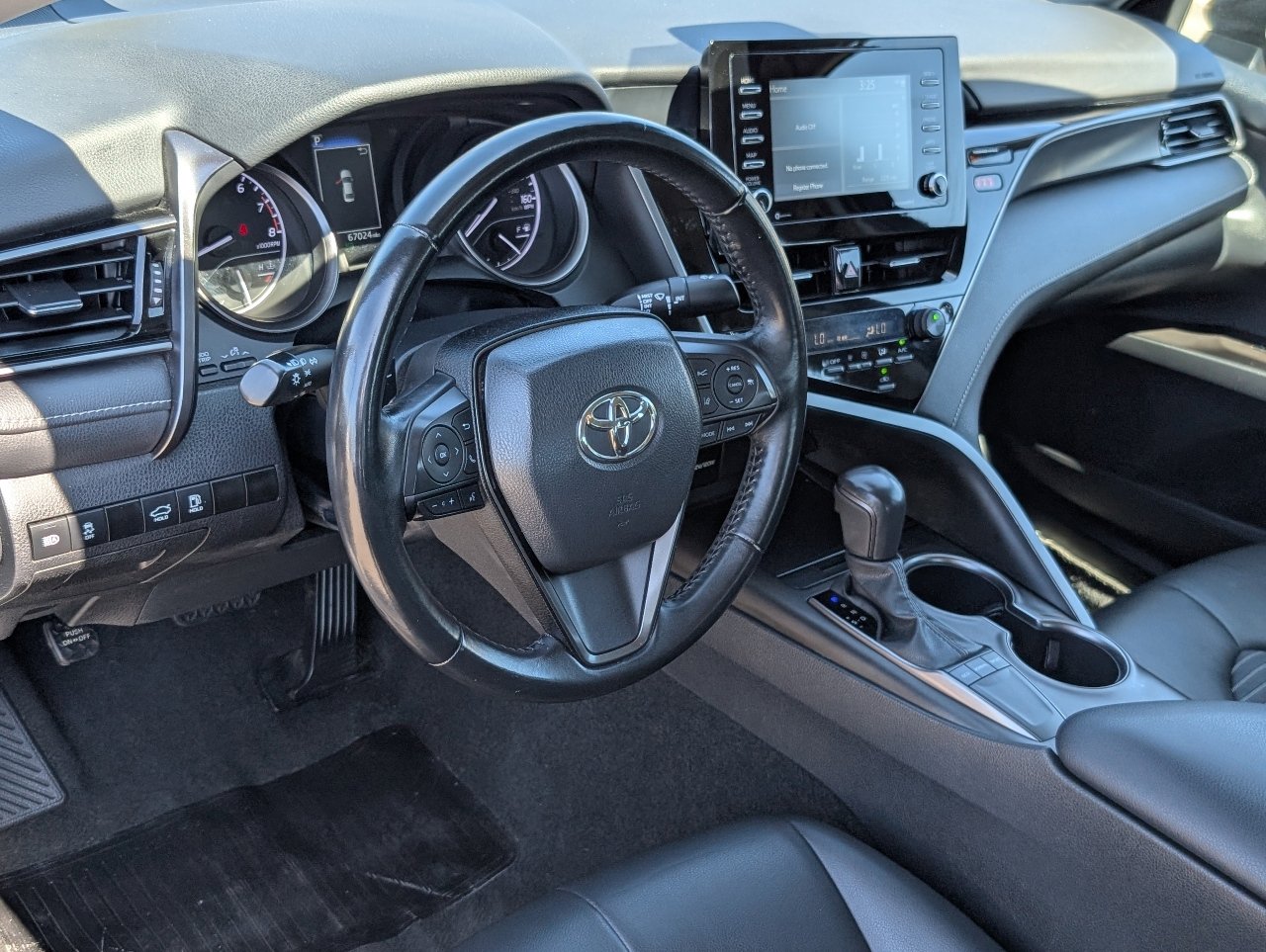 Used 2023 Toyota Camry SE image 14