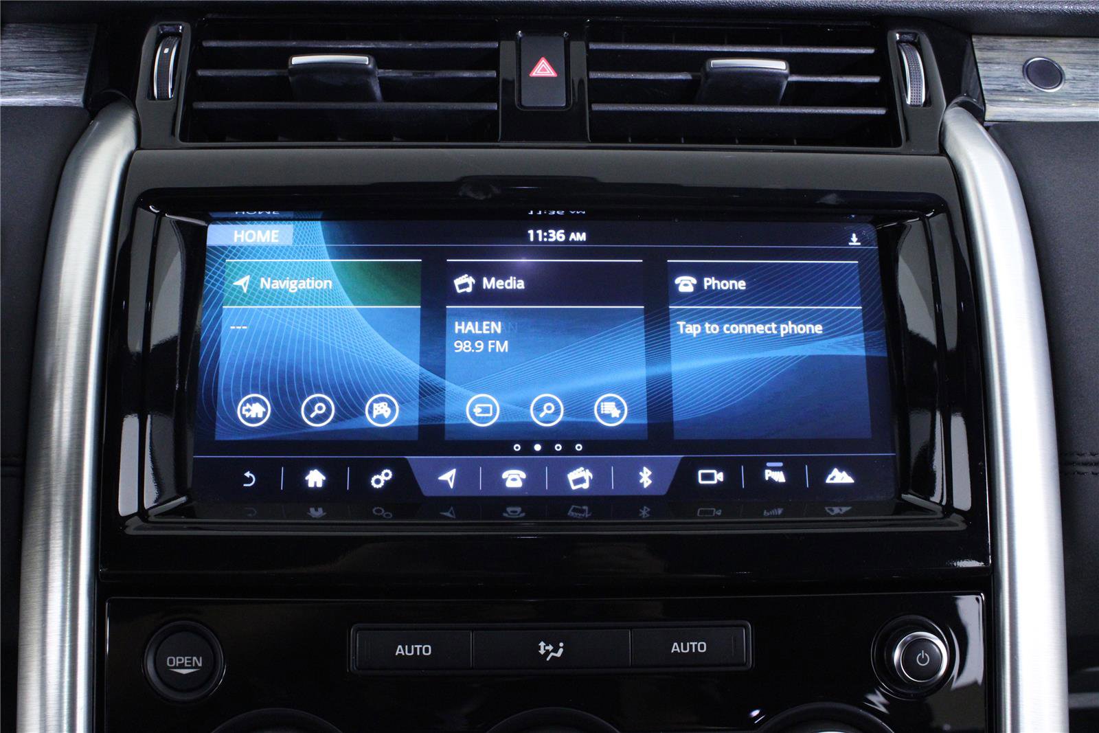 Used 2018 Land Rover Discovery HSE AWD/4WD image 27