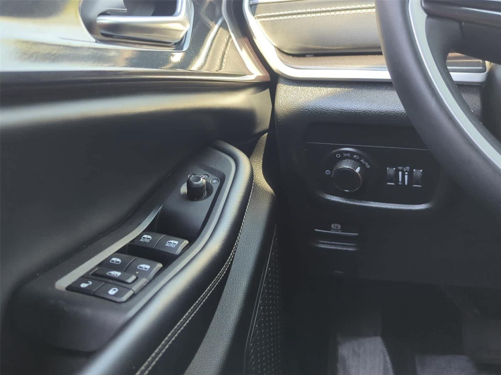 Used 2023 Jeep Grand Cherokee Altitude AWD/4WD image 20