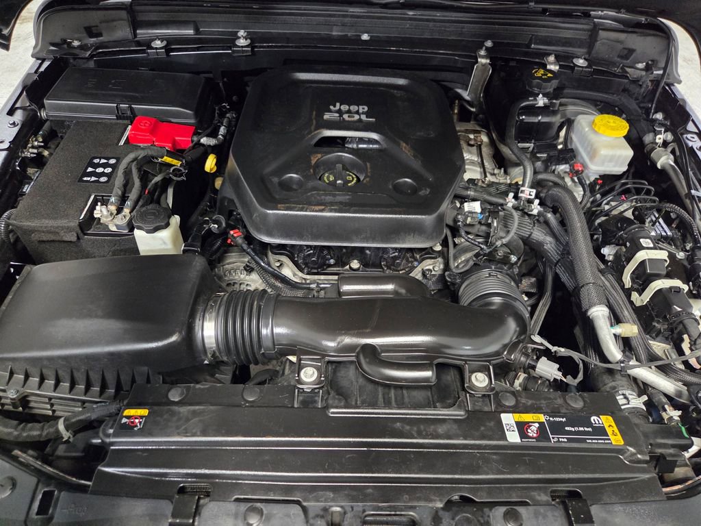 Used 2021 Jeep Wrangler Unlimited Sahara w/ Dual Top Group image 25