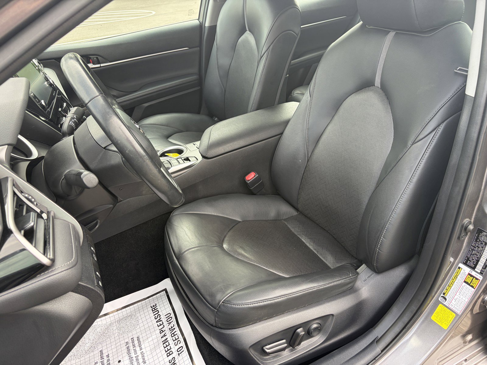 Used 2022 Toyota Camry XLE FWD image 11