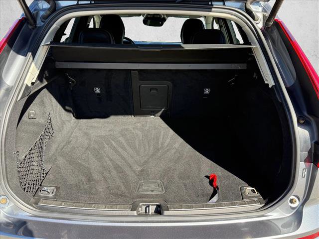 Used 2020 Volvo XC60 T5 Momentum image 7