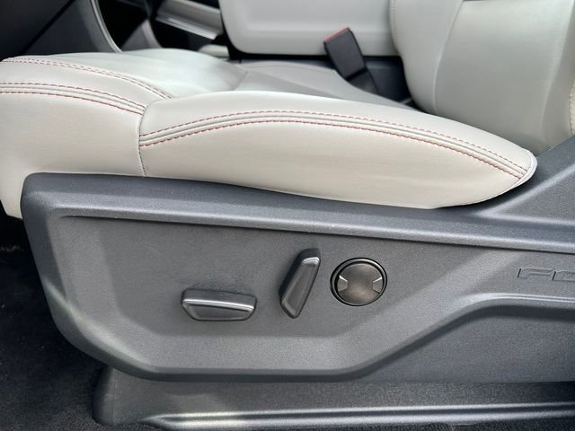 Certified 2025 Ford Expedition Active image 16