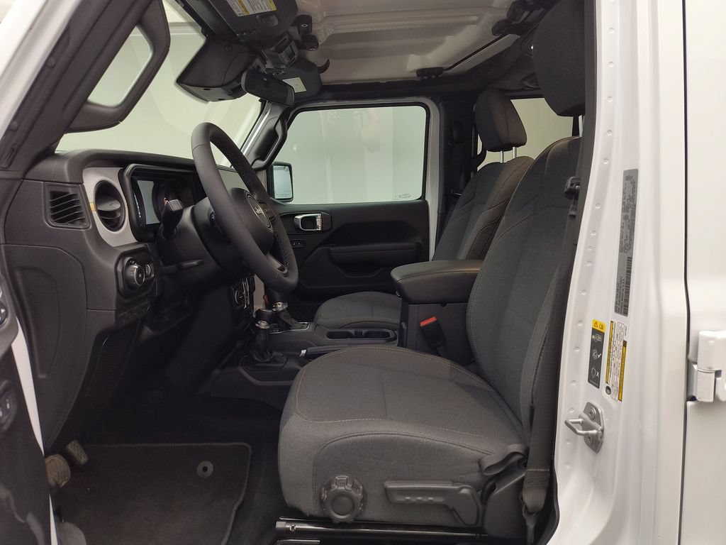 Used 2026 Jeep Wrangler Unlimited Sport AWD/4WD image 5