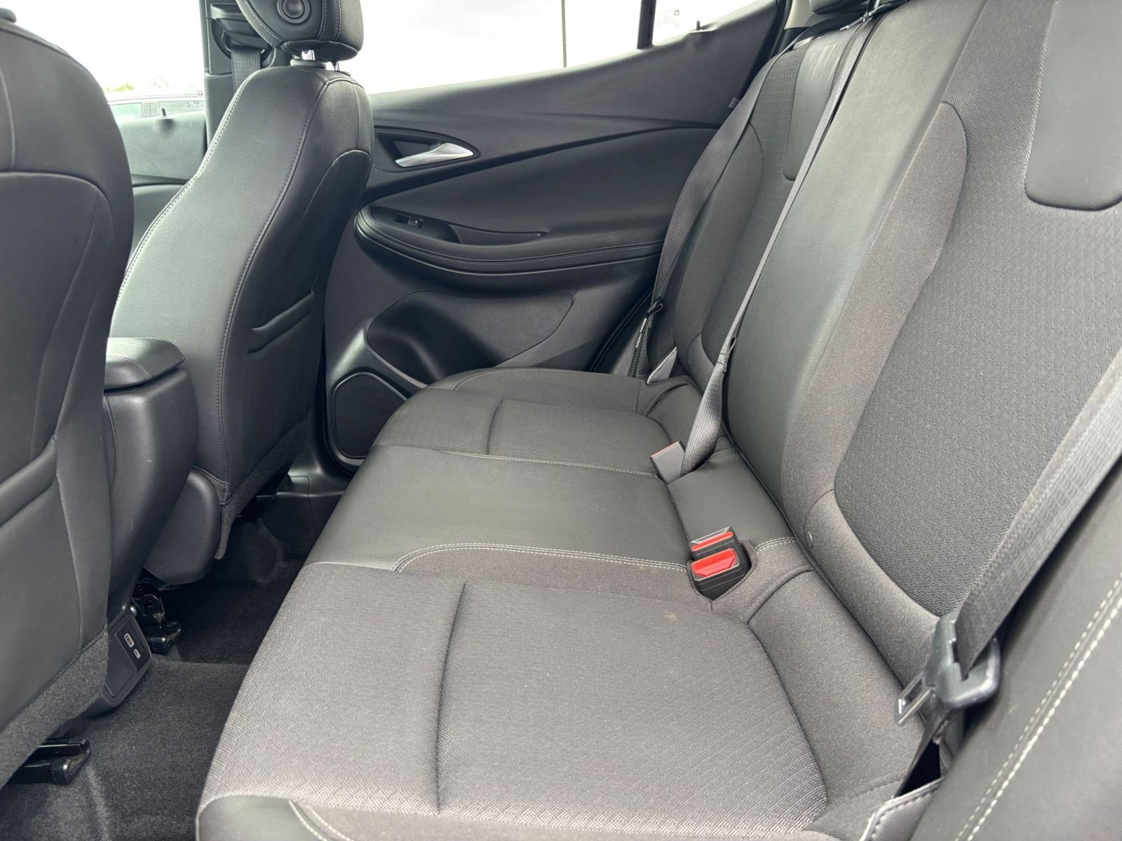 Used 2025 Buick Encore GX Preferred AWD/4WD image 24