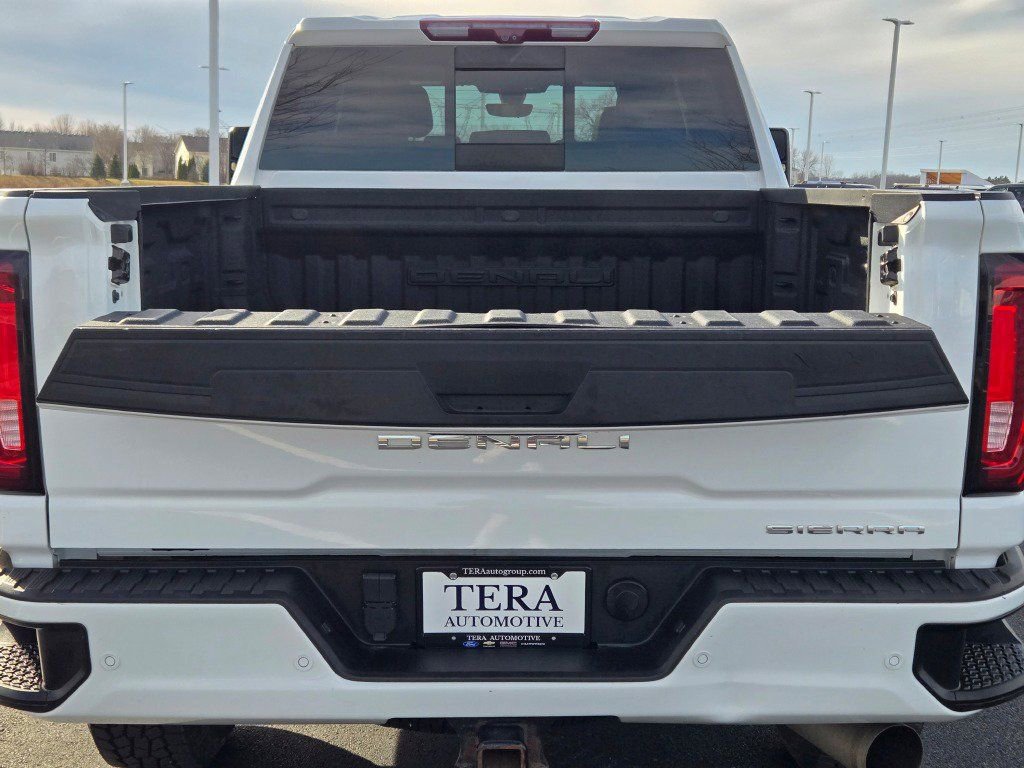 Used 2021 GMC Sierra 3500 Denali w/ Technology Package image 17