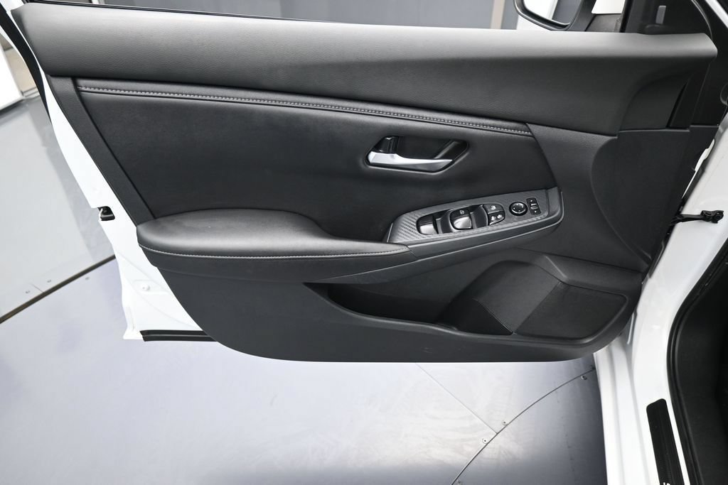 Used 2021 Nissan Sentra SV FWD image 13