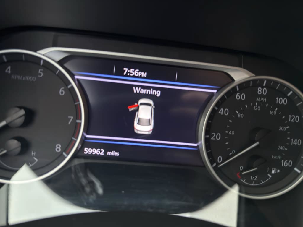 Used 2024 Nissan Sentra SV FWD image 11