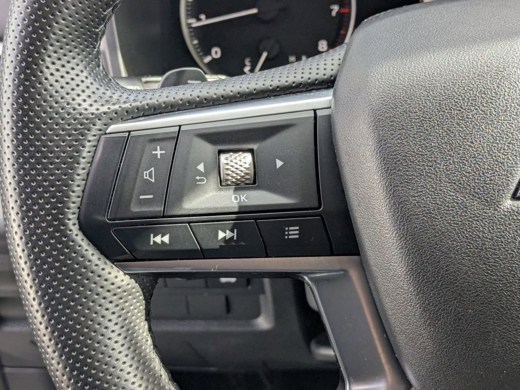 Used 2025 Mitsubishi Outlander SE image 18