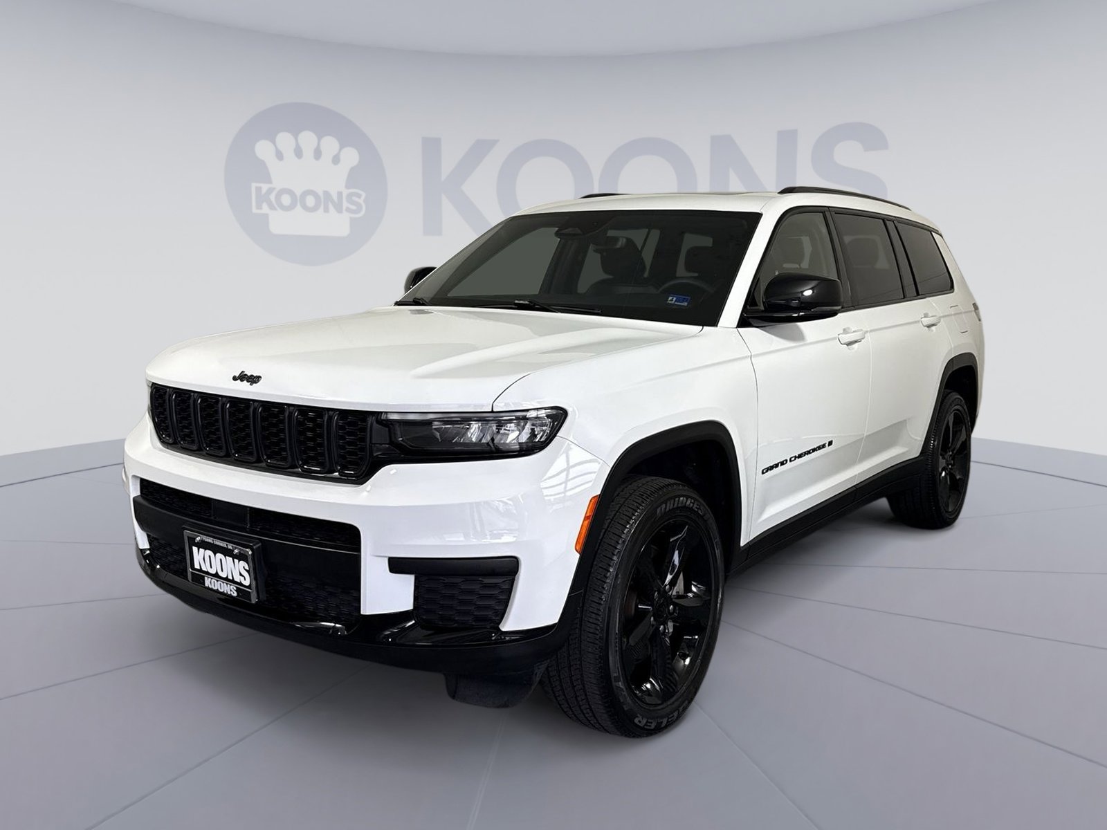 Used 2023 Jeep Grand Cherokee L Laredo AWD/4WD image 1