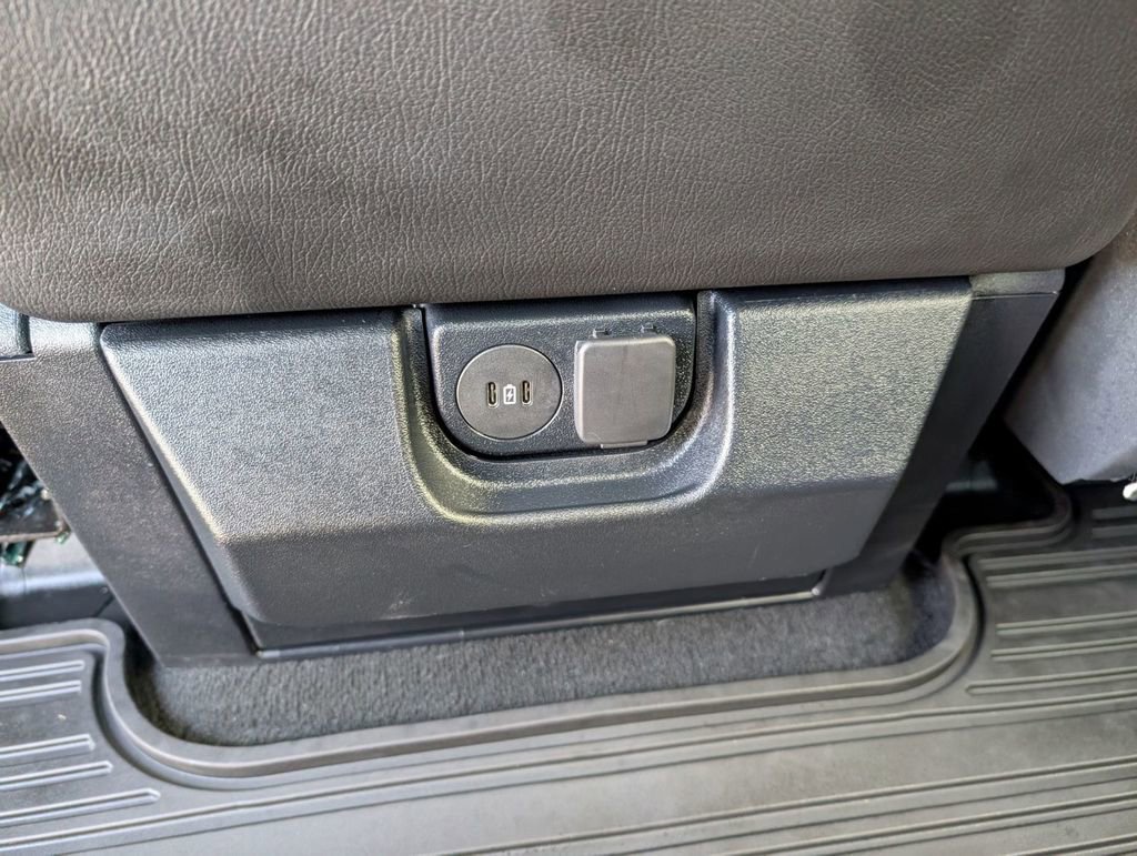 Used 2025 Ford F450 XLT w/ FX4 Off-Road Package image 40