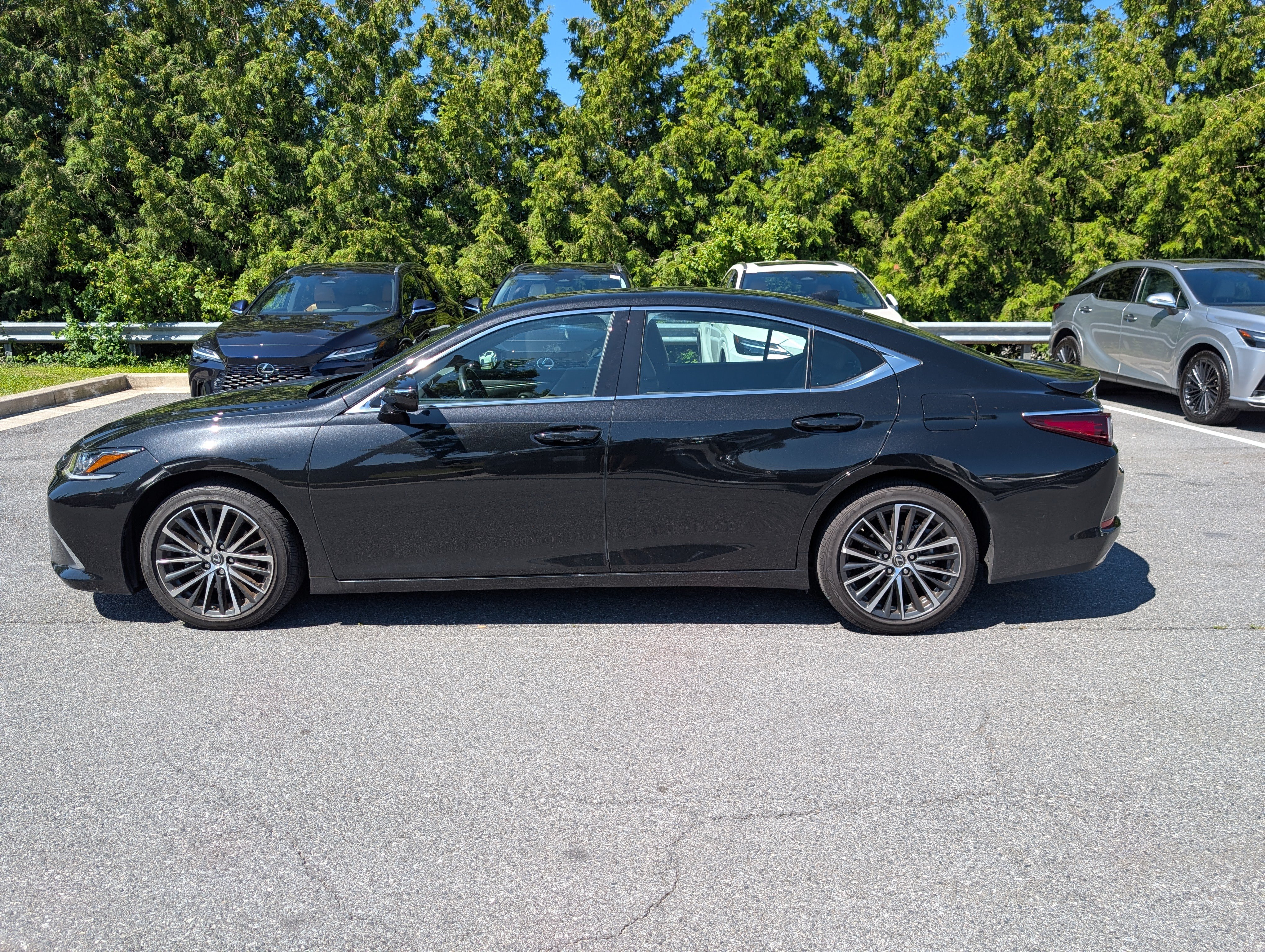 Certified 2025 Lexus ES 350 w/ Premium Package FWD image 6