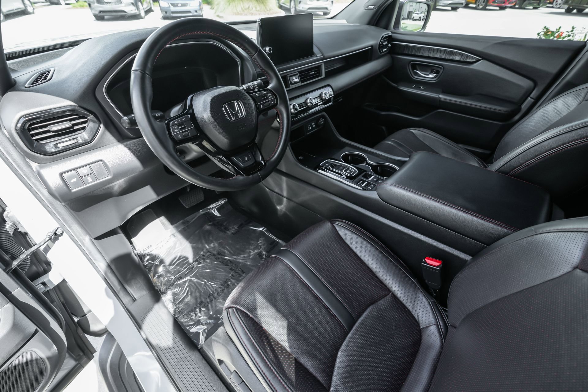 Used 2025 Honda Pilot Black Edition image 5