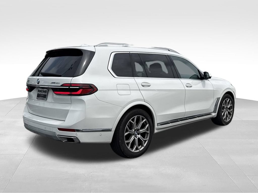 Used 2025 BMW X7 xDrive40i AWD/4WD image 4