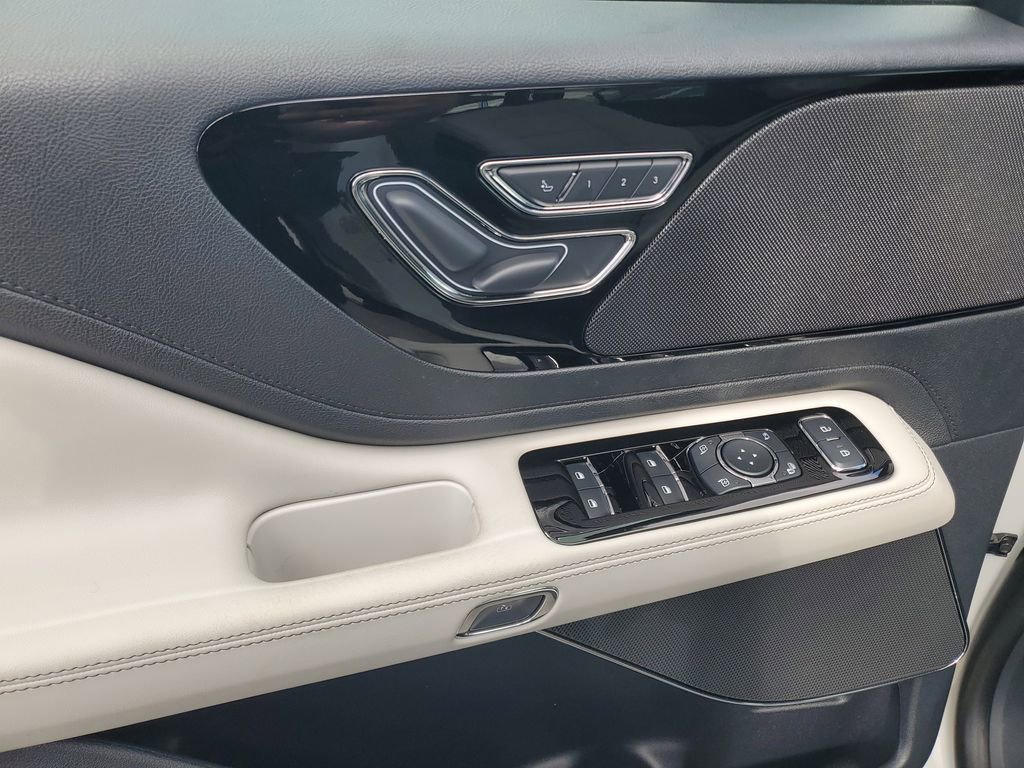New 2026 Lincoln Aviator 2WD image 19