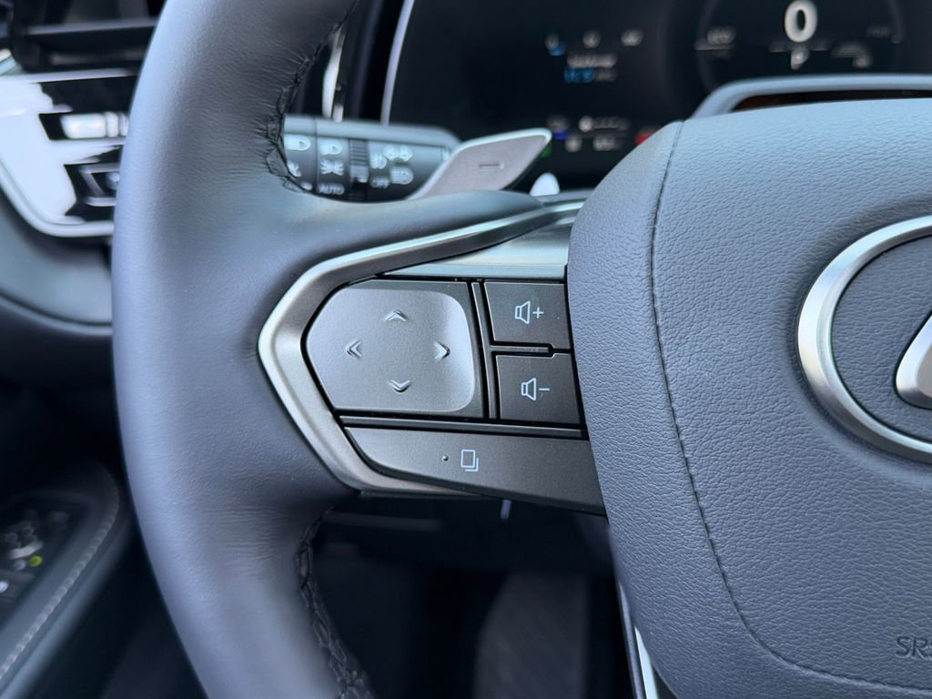 New 2026 Lexus TX 550h AWD Plug-In Hybrid image 17