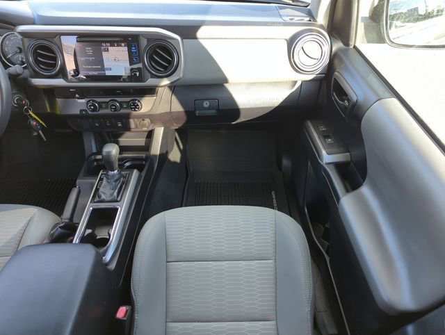 Used 2017 Toyota Tacoma SR5 w/ Tow Package image 14